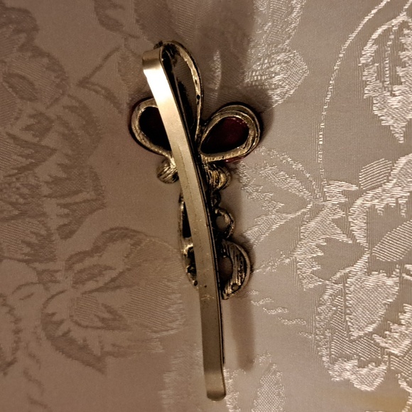 Costume jewellery hair clips - Picture 3 of 4